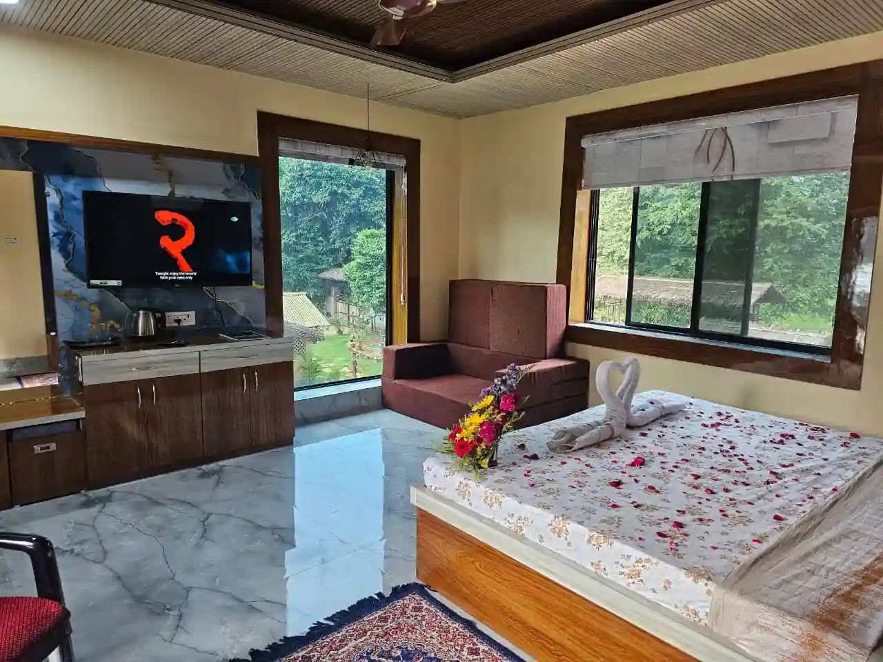 Hill View House